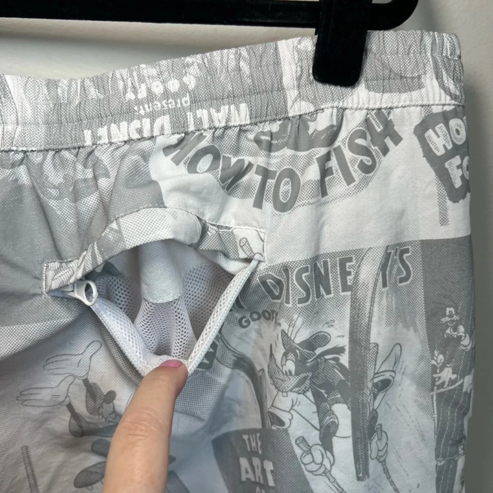 Disney Mickey Mouse Track Pants Gray White 2022 Exclusive Goofy Lined Pocket XXL